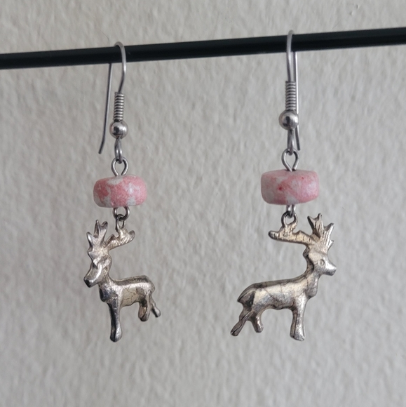 None Jewelry - Vtg silver reindeer with pink and white marbled wheel dangle earrings